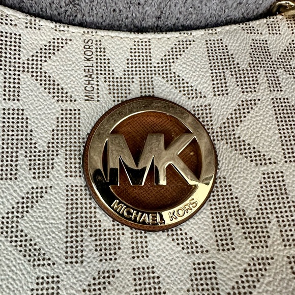 MICHAEL KORS LG CHAIN SHOULDER TOTE VANILLA with wallet - Picture 10 of 10